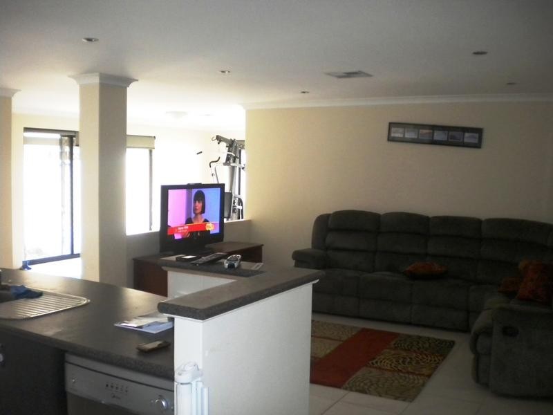 98 Ridgewood Blvd, Ridgewood WA 6030