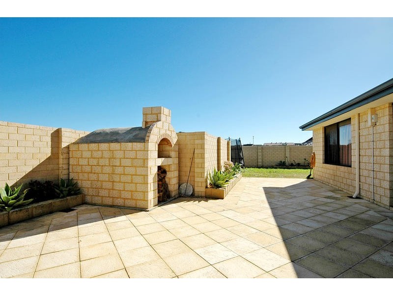 1 Mulgrave Loop, Mindarie WA 6030
