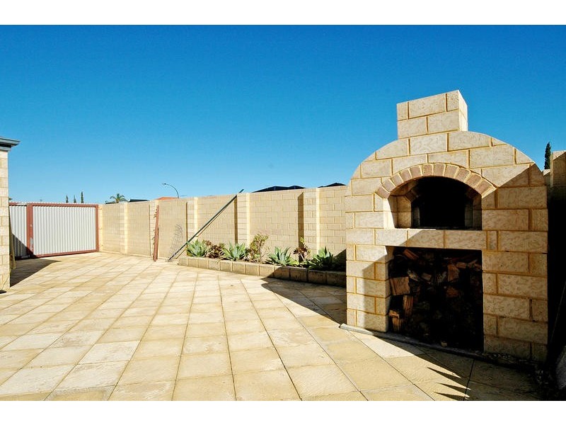 1 Mulgrave Loop, Mindarie WA 6030