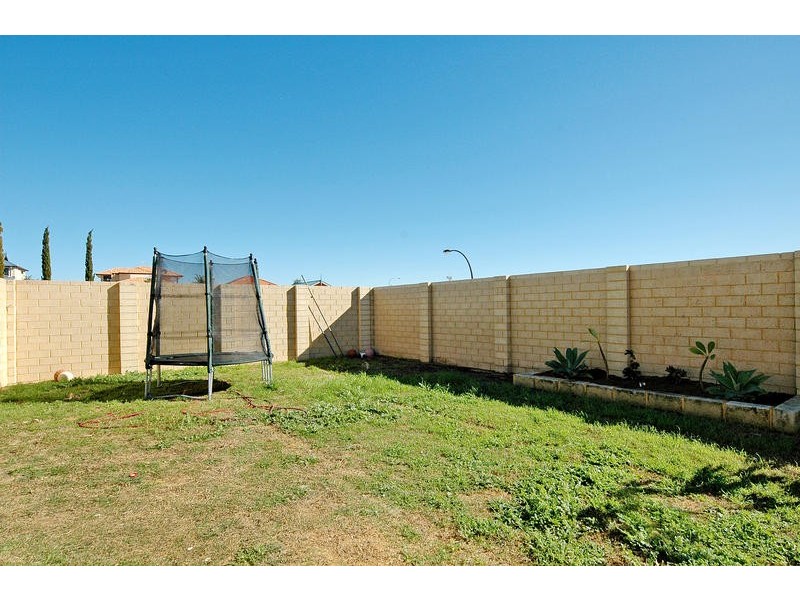 1 Mulgrave Loop, Mindarie WA 6030
