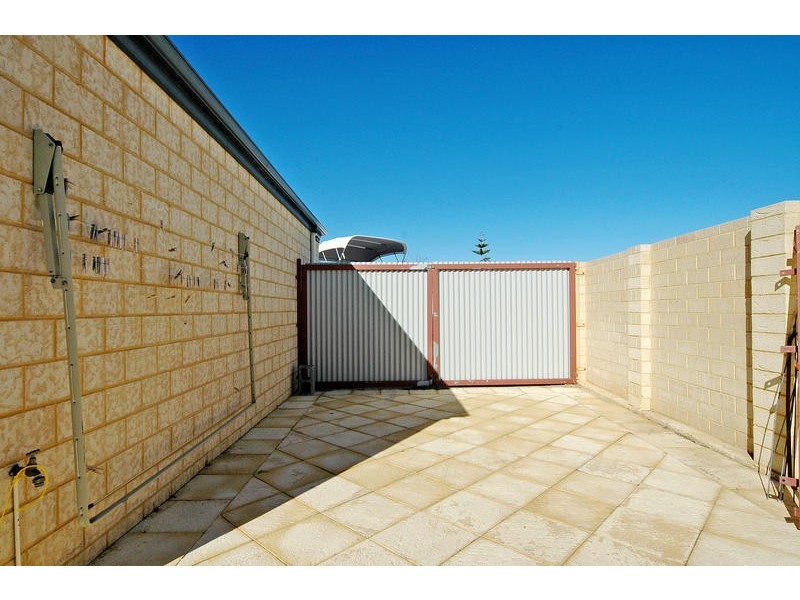 1 Mulgrave Loop, Mindarie WA 6030