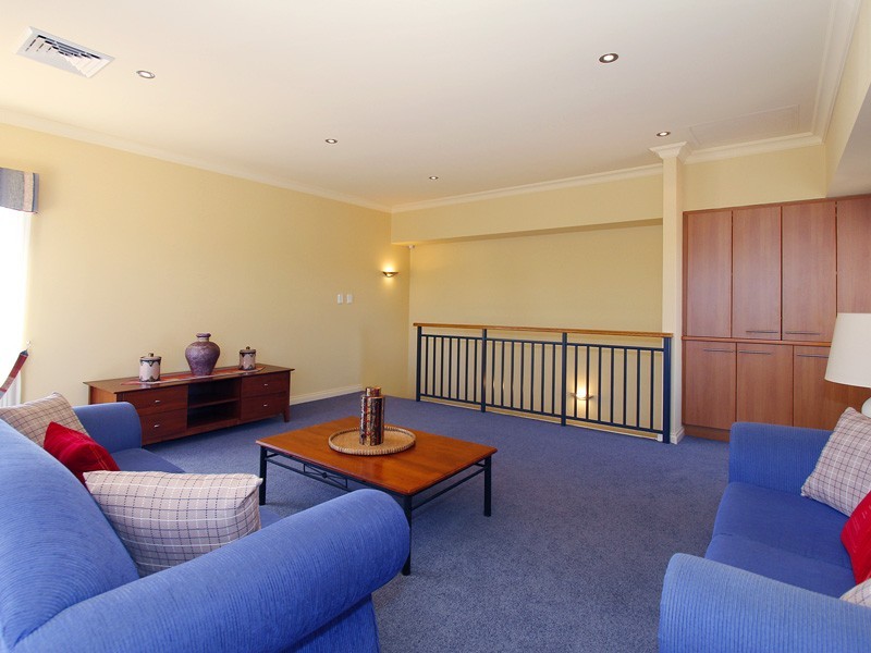 490 Shenton Avenue, Iluka WA 6028