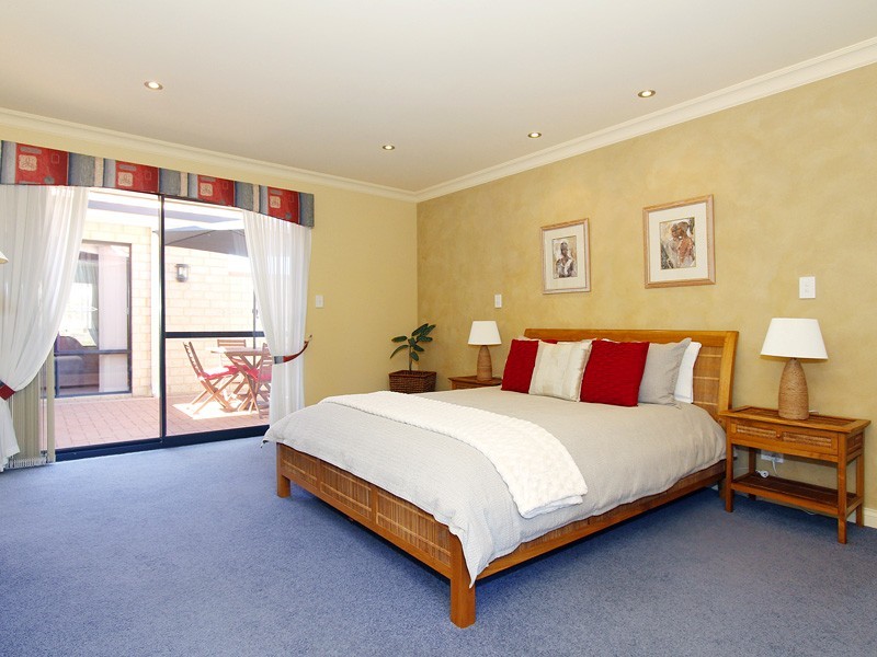 490 Shenton Avenue, Iluka WA 6028