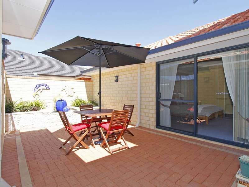 490 Shenton Avenue, Iluka WA 6028