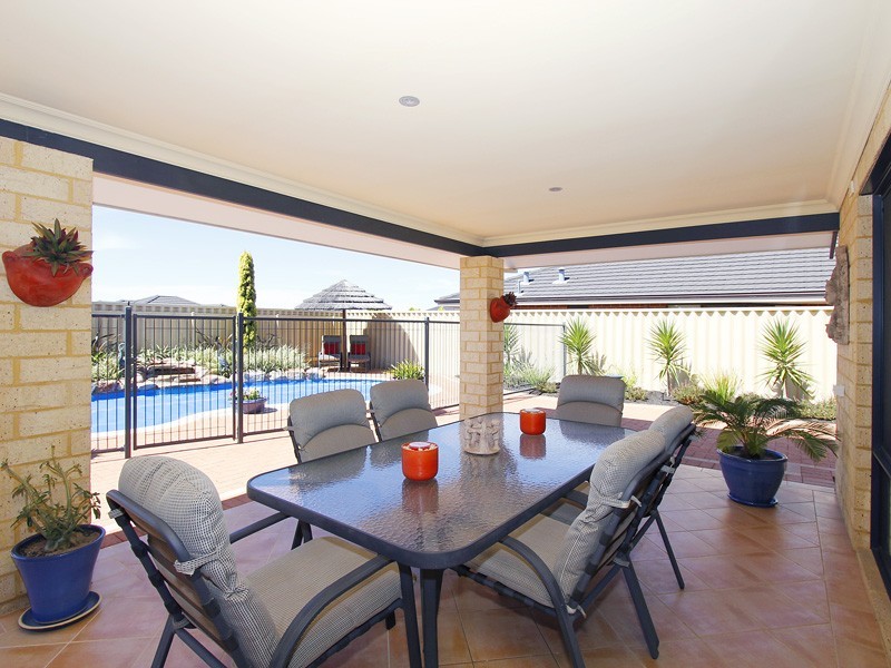 490 Shenton Avenue, Iluka WA 6028