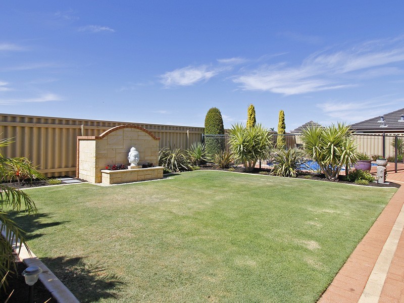 490 Shenton Avenue, Iluka WA 6028