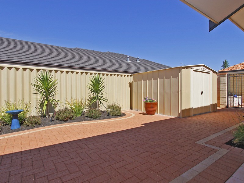 490 Shenton Avenue, Iluka WA 6028