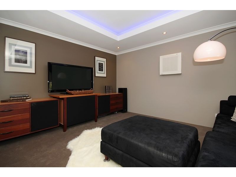 21 Lena Pass, Mindarie WA 6030