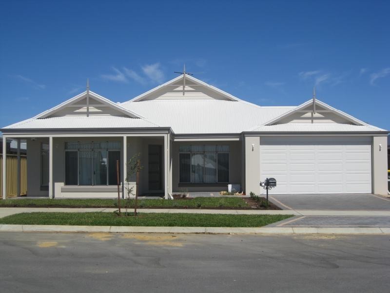 14 Featherstone Gardens, Butler WA 6036