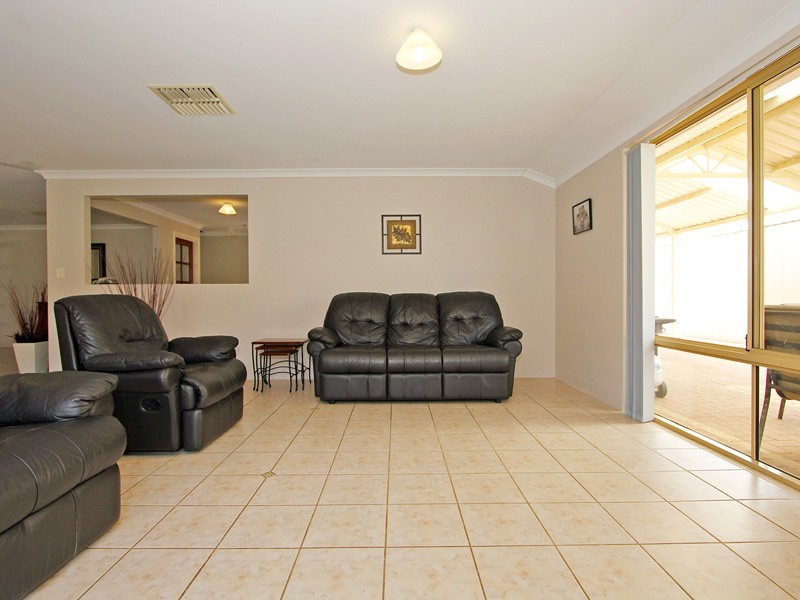 15 Wiltshire Entrance, Butler WA 6036