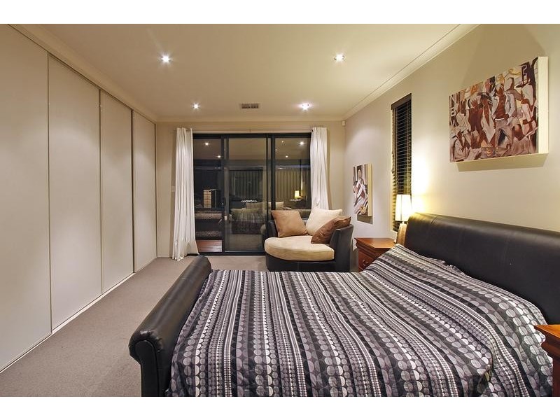 18 Chilworth Road, Butler WA 6036