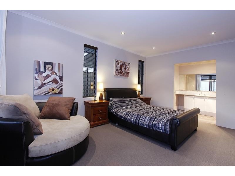 18 Chilworth Road, Butler WA 6036