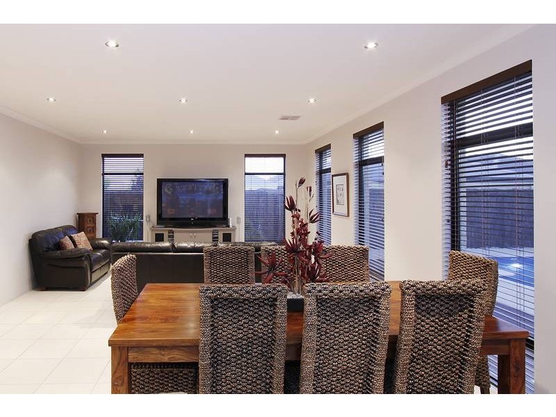 18 Chilworth Road, Butler WA 6036