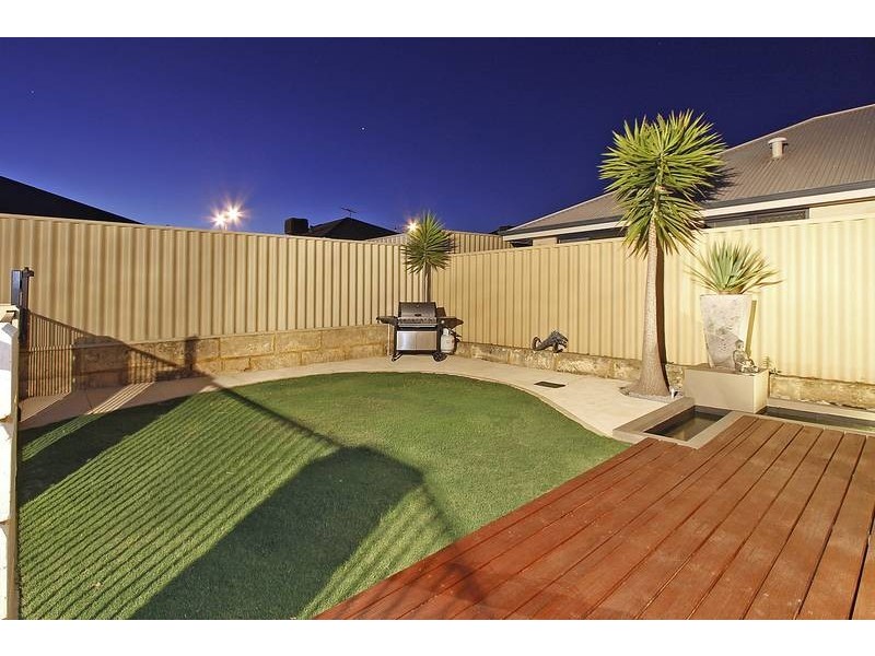 18 Chilworth Road, Butler WA 6036