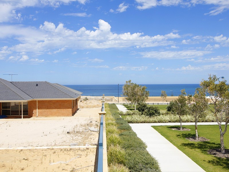 12 Yarmouth Road, Jindalee WA 6036