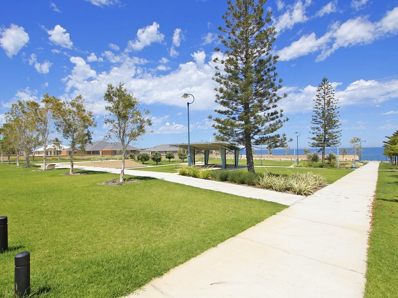 12 Yarmouth Road, Jindalee WA 6036