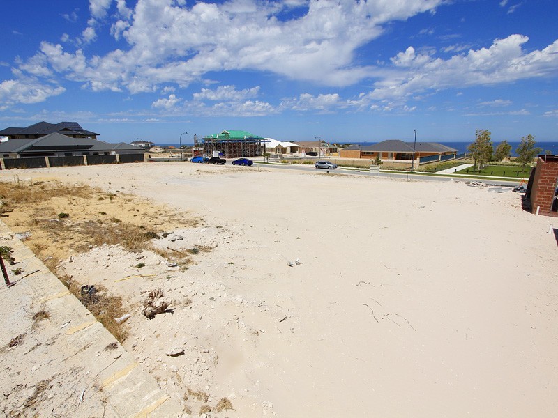 12 Yarmouth Road, Jindalee WA 6036