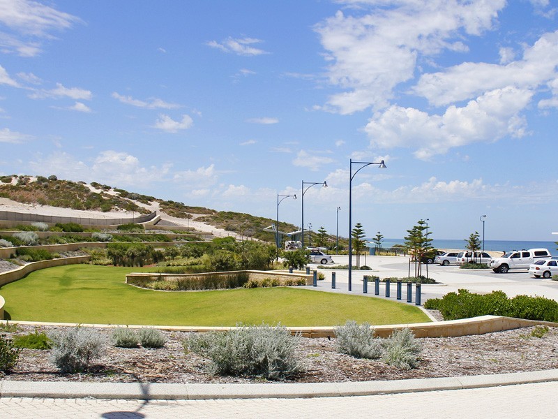 12 Yarmouth Road, Jindalee WA 6036