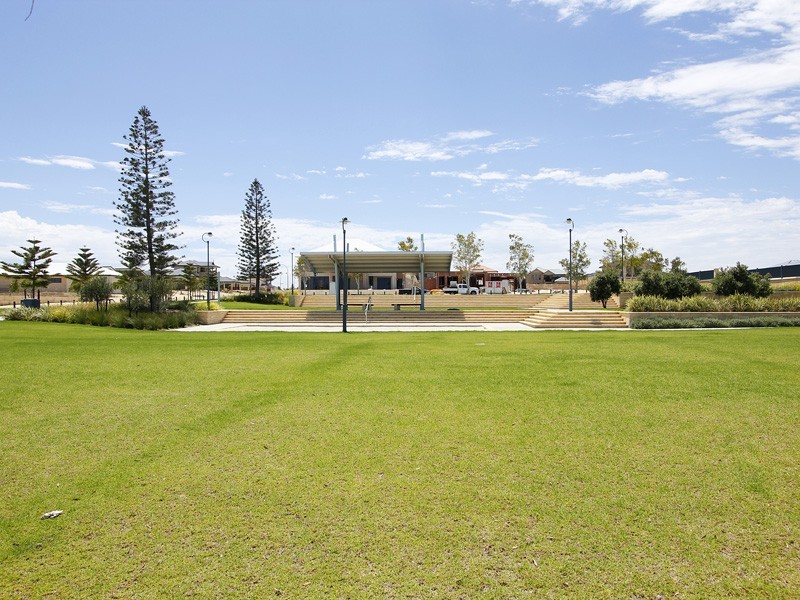 12 Yarmouth Road, Jindalee WA 6036