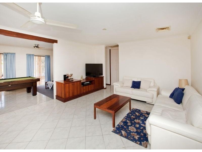 10 Twinkenham Drive, Kingsley WA 6026