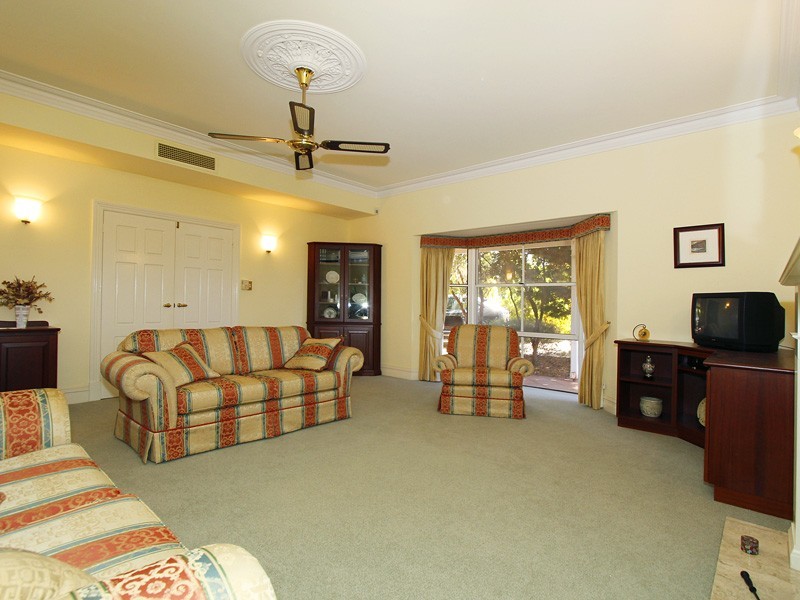 19 Kirribilli Court, Kallaroo WA 6025