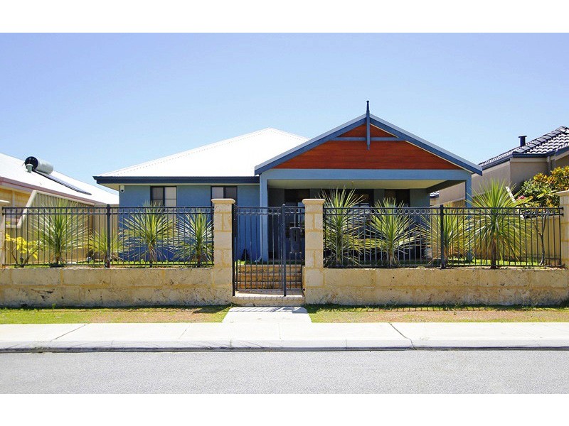 11 Fairbourne Approach, Butler WA 6036