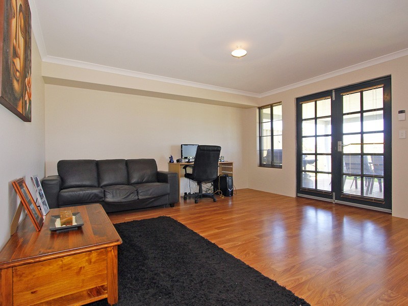 11 Fairbourne Approach, Butler WA 6036