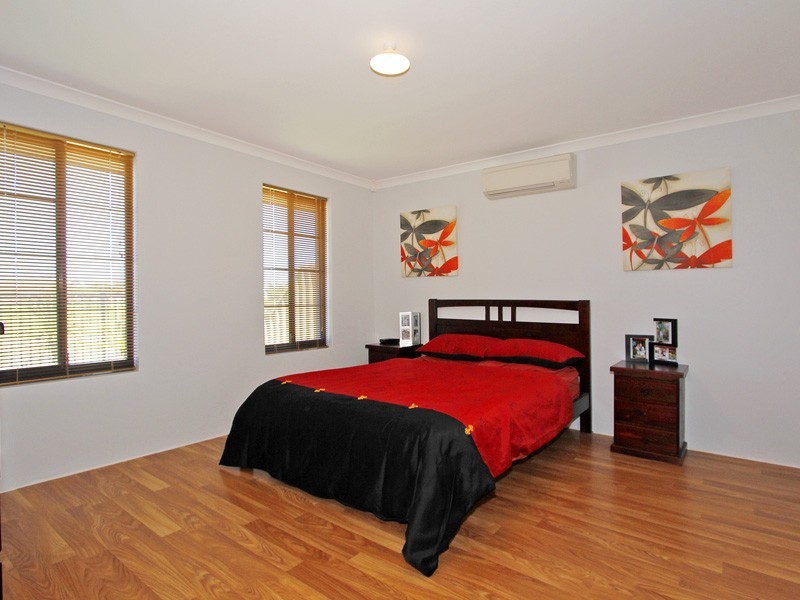 11 Fairbourne Approach, Butler WA 6036