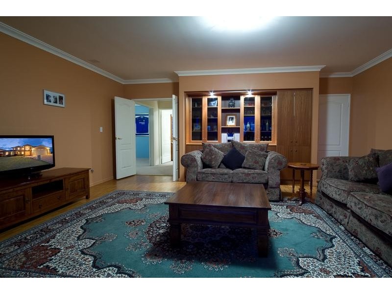 8 Manta Pass, Mindarie WA 6030