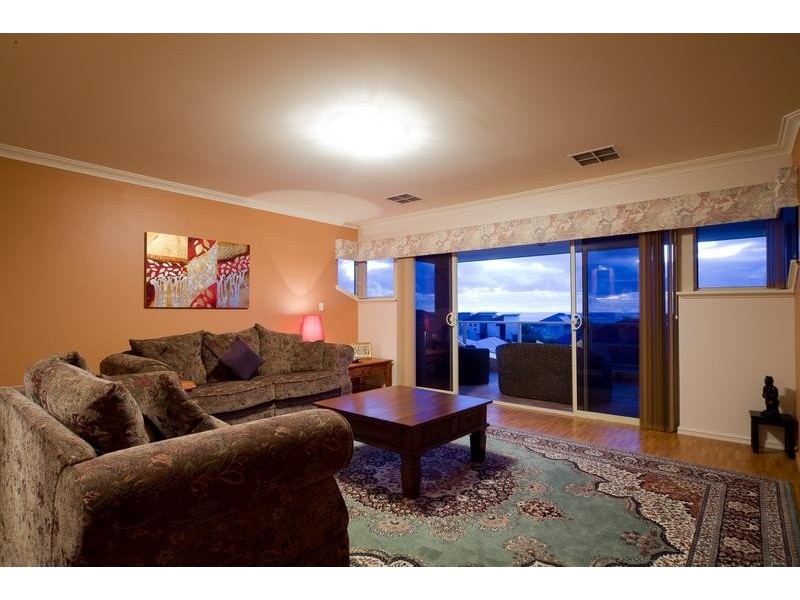 8 Manta Pass, Mindarie WA 6030
