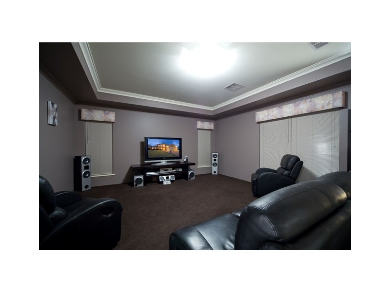 8 Manta Pass, Mindarie WA 6030