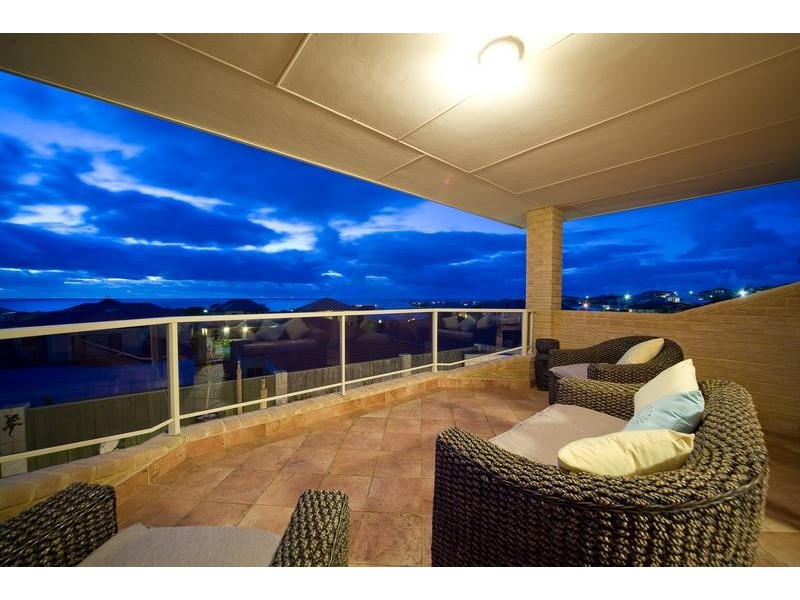 8 Manta Pass, Mindarie WA 6030