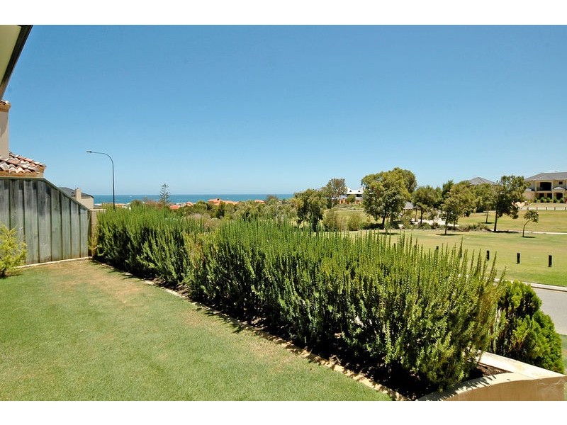 19 Lighthouse Parade, Mindarie WA 6030