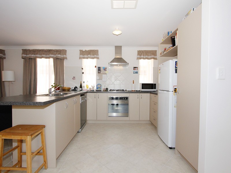 10 Henson Way, Clarkson WA 6030