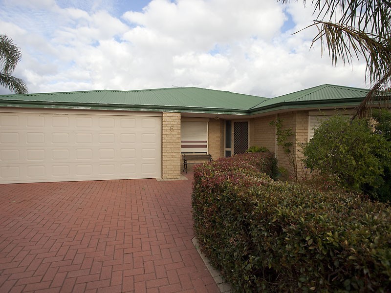 6 Bohemia Grove, Seville Grove WA 6112