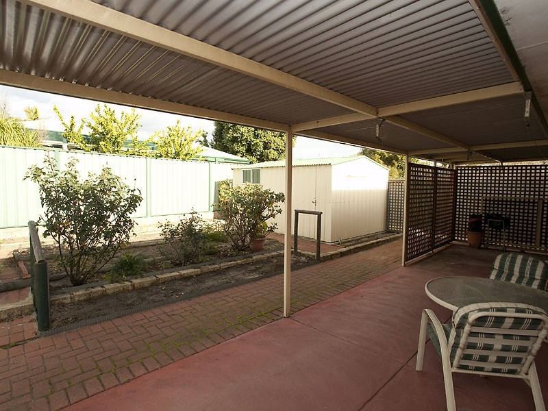 6 Bohemia Grove, Seville Grove WA 6112