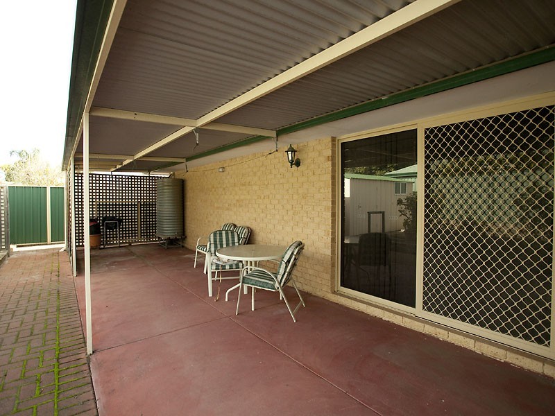 6 Bohemia Grove, Seville Grove WA 6112