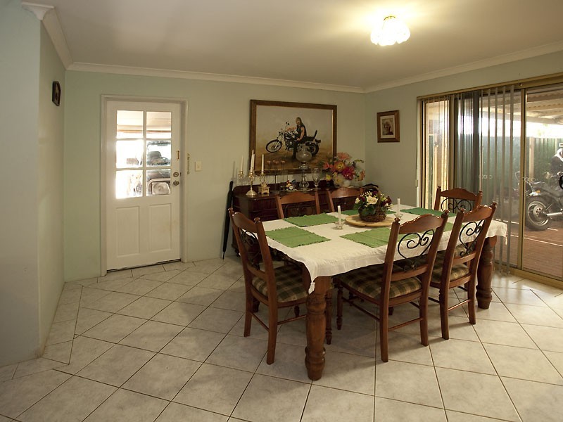 6 Bohemia Grove, Seville Grove WA 6112