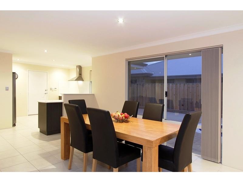 8 Lunar Street, Yanchep WA 6035