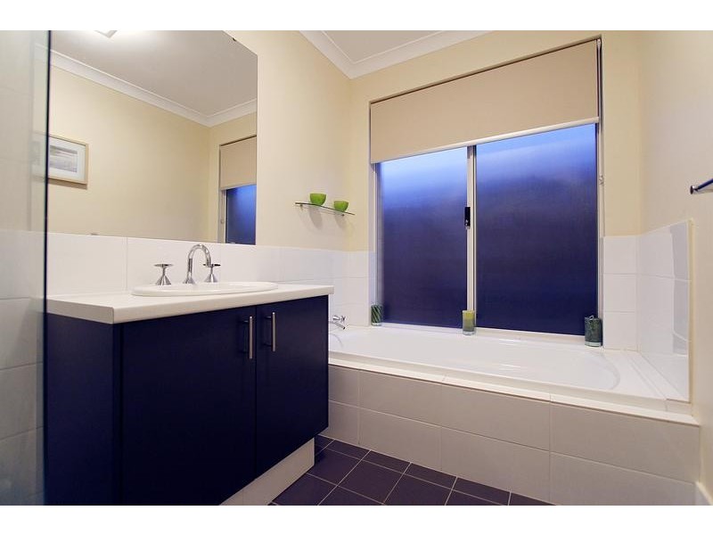 8 Lunar Street, Yanchep WA 6035