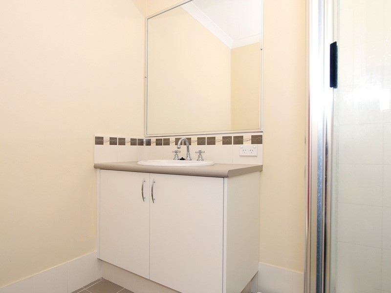 19 Rocklands Loop, Carramar WA 6031