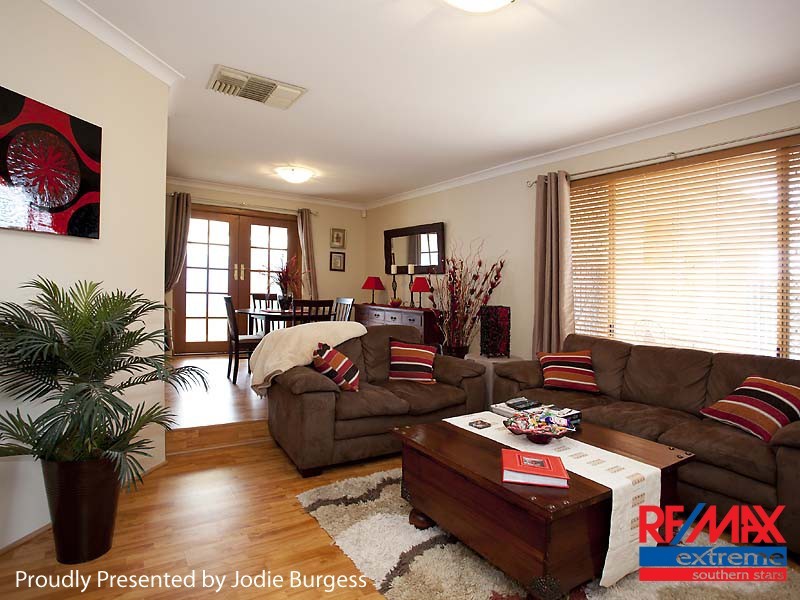52 Discovery Drive, Thornlie WA 6108