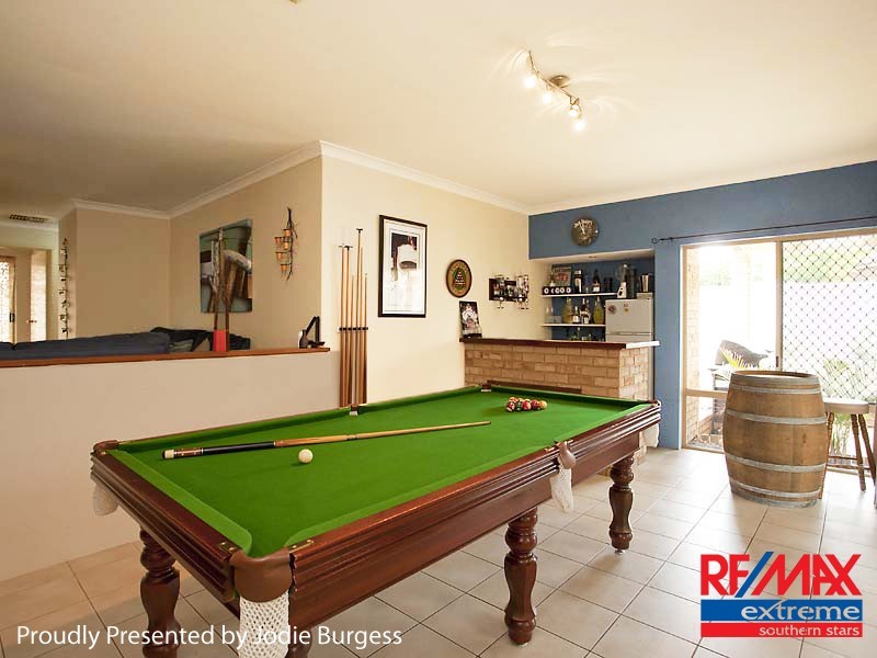 52 Discovery Drive, Thornlie WA 6108