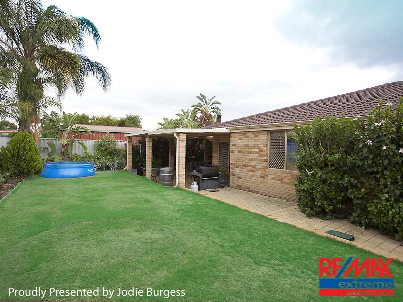 52 Discovery Drive, Thornlie WA 6108