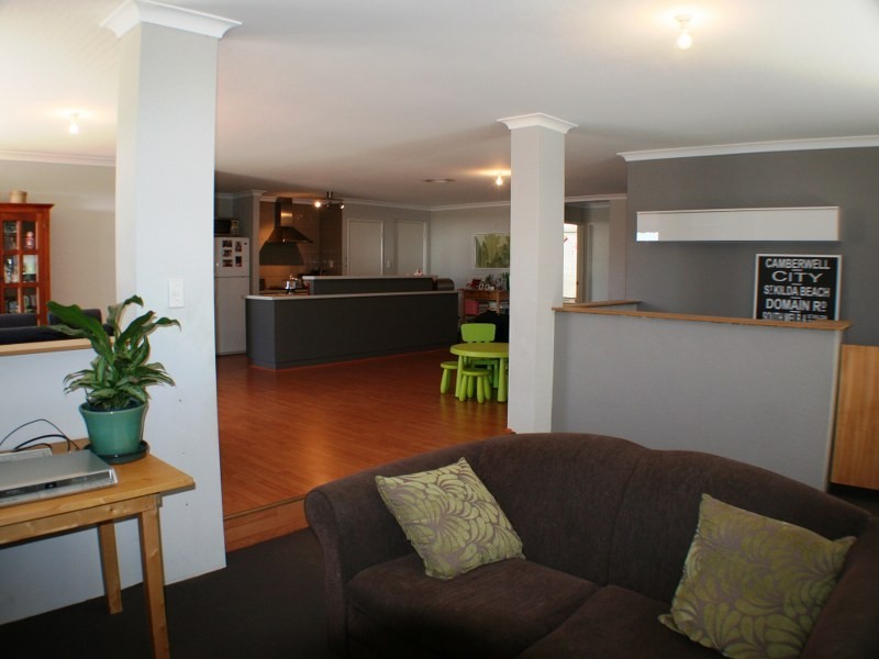 11 Taunton Mews, Leda WA 6170