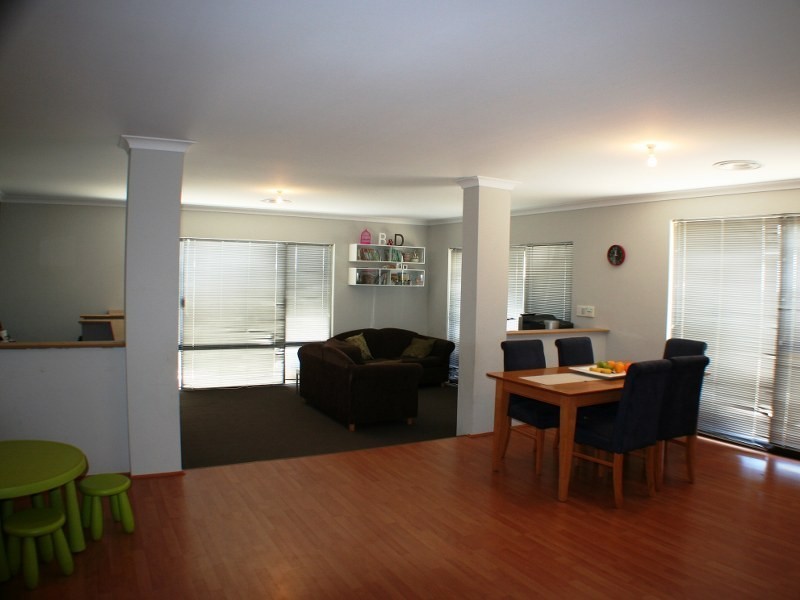 11 Taunton Mews, Leda WA 6170