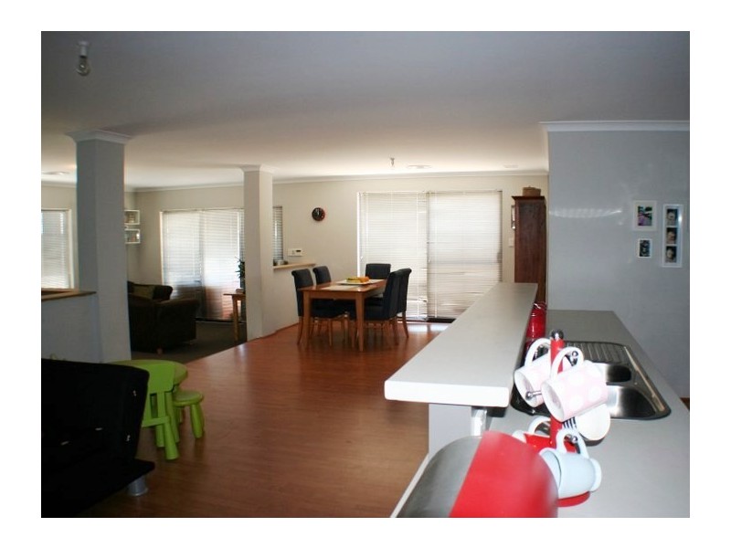 11 Taunton Mews, Leda WA 6170