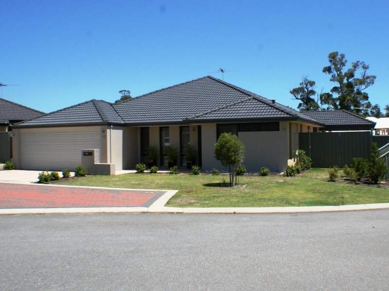11 Taunton Mews, Leda WA 6170