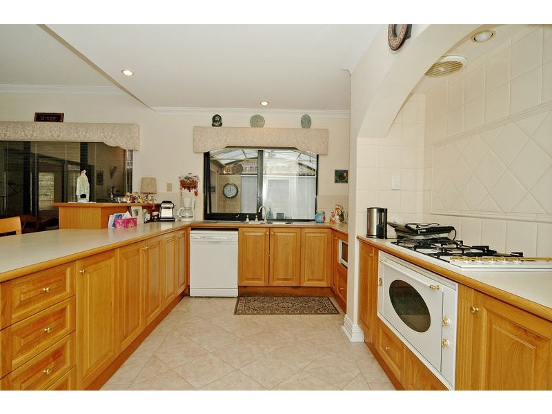 21 Talara Cct, Mindarie WA 6030