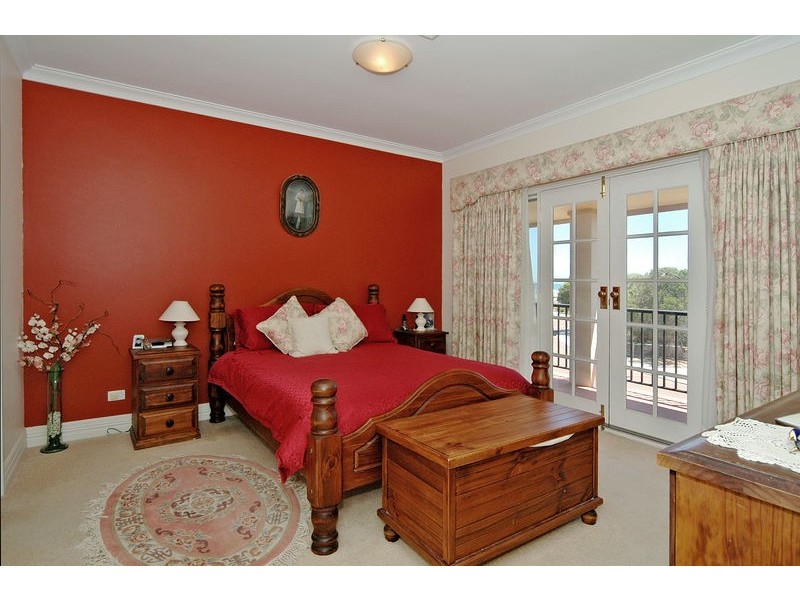 21 Talara Cct, Mindarie WA 6030